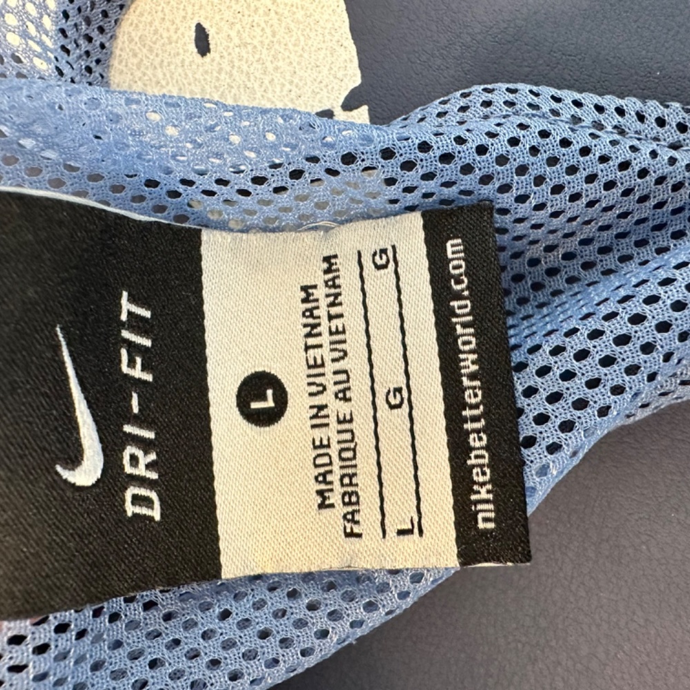 Nike Racer Back Workout Tank - Picture 4 of 6